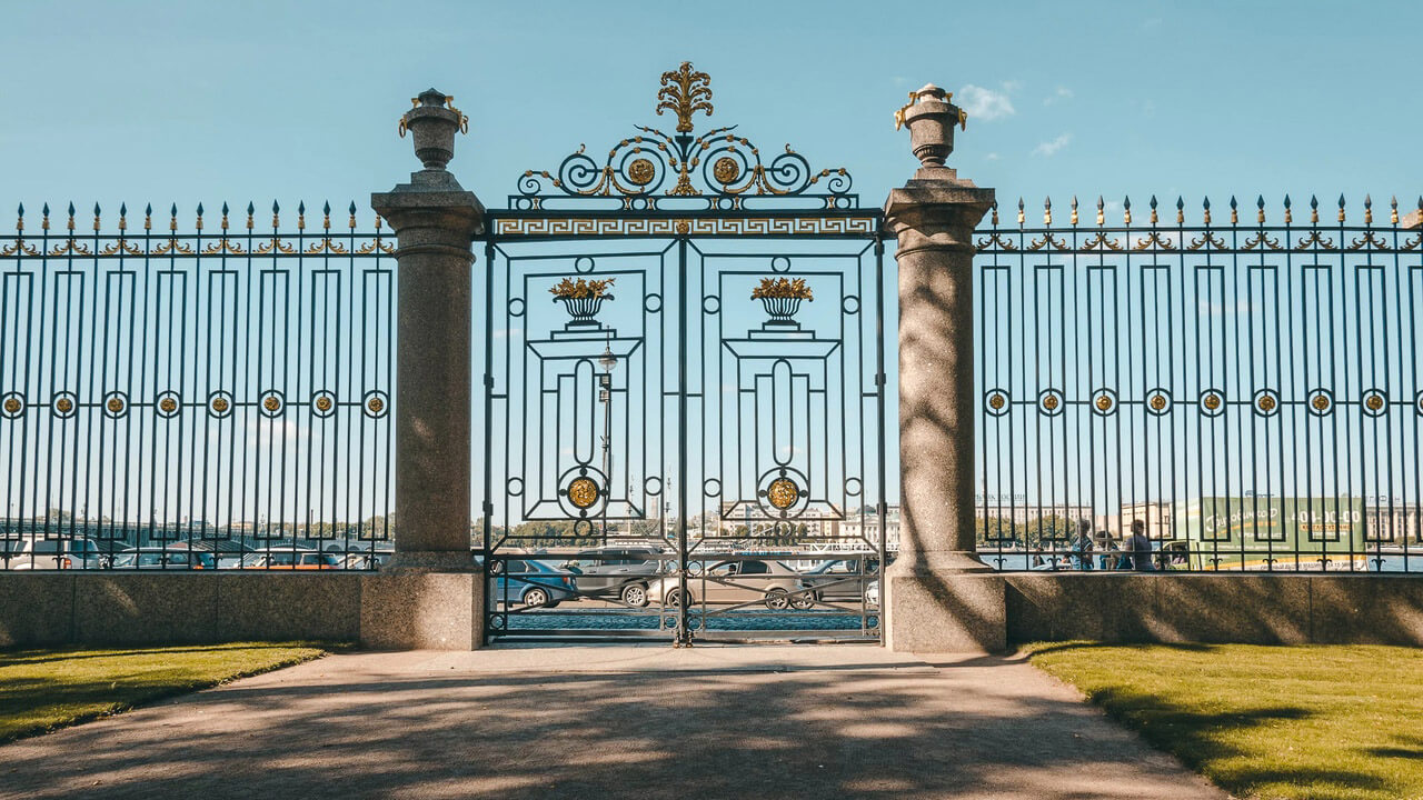 Решетка архитектора Юрия Фельтена.