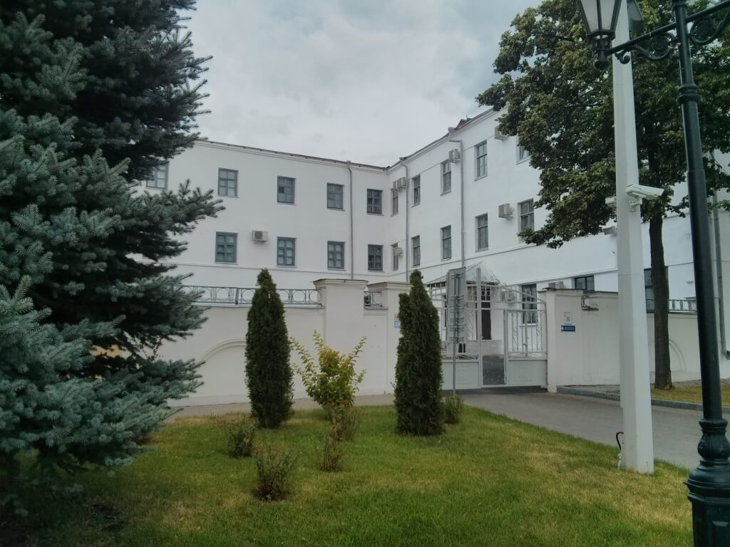 Здание гауптвахты.