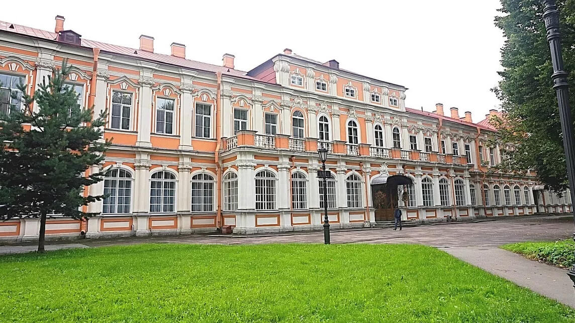 Митрополичий корпус