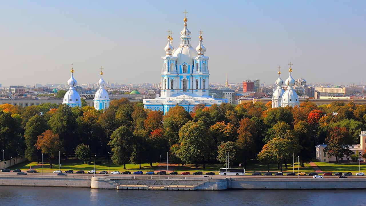 Смольный собор: фото.