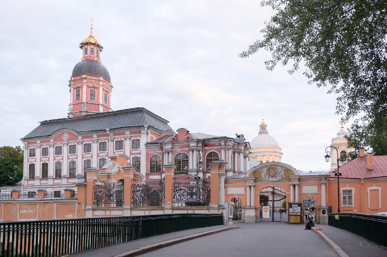 Вход Александро Невской лавры.